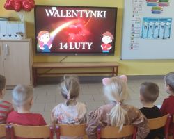 dzieci podczas zajęć dydaktycznych i zabaw