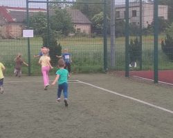 dzieci podczas udziału w akcji Sprintem do maratonu
