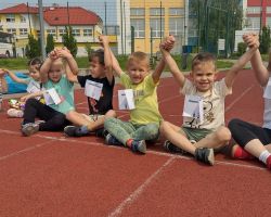 dzieci podczas udziału w akcji Sprintem do maratonu