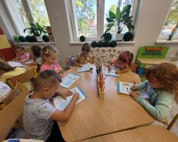 zdjęcia powrotu dzieci do przedszkola