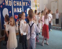 dzień przedstawiaj a występ na dzień rodziny