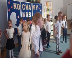 dzień przedstawiaj a występ na dzień rodziny