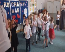 dzień przedstawiaj a występ na dzień rodziny