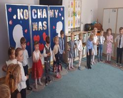 dzień przedstawiaj a występ na dzień rodziny