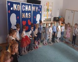 dzień przedstawiaj a występ na dzień rodziny