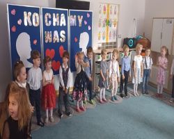 dzień przedstawiaj a występ na dzień rodziny