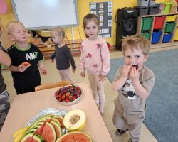 dzieci podczas obchodow dnia dziecka