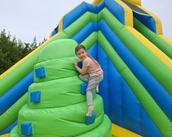 dzieci podczas obchodow dnia dziecka