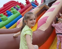 dzieci podczas obchodow dnia dziecka