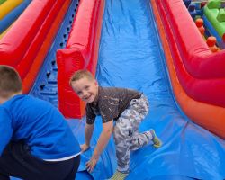 dzieci podczas obchodow dnia dziecka