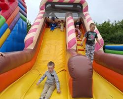 dzieci podczas obchodow dnia dziecka