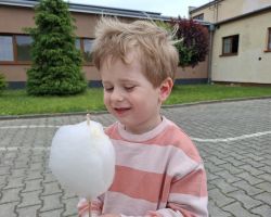 dzieci podczas obchodow dnia dziecka