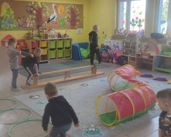 dzieci podczas obchodów światowego dnia zdrowia