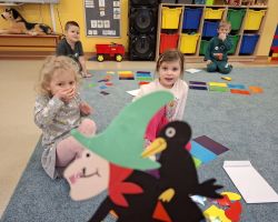 dzieci podczas realizacji programu nowatorskiego matematyka sensoryczna