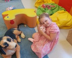 zdjęcia dzieci podczas różnych aktywności