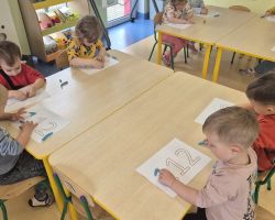 dzieci podczas obchodów światowego dnia zdrowia