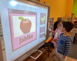 dzieci podczas obchodów światowego dnia zdrowia