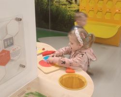 dzieci podczas wycieczki do Centrum Nowoczesności Młyn Wiedzy w Toruniu