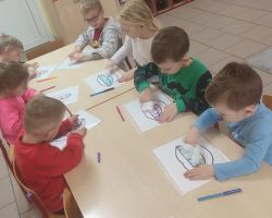 dzieci podczas realizacji programu profilaktycznego klub mleczaka