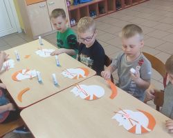 dzieci podczas zajęć dydaktycznych i zabaw