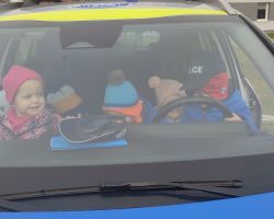 zdjęcia dzieci podczas spotkania z policjantem