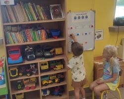 zdjęcia dzieci podczas różnch aktywności