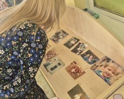 dzieci i rodzice podczas obchodów Dnia Rodziny