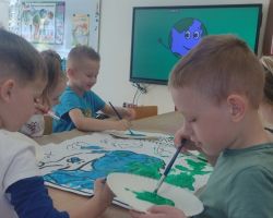 dzieci podczas obchodów dnia ziemi