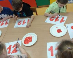 dzieci podczas obchodów światowego dnia zdrowia