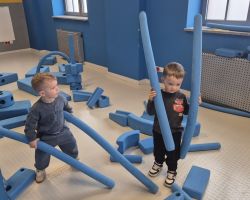 dzieci podczas wycieczki do Centrum Nowoczesności Młyn Wiedzy w Toruniu