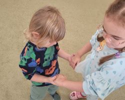 zdjęcia dzieci podczas obchodów światowego dnia mycia rąk