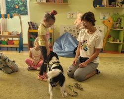 zdjęcia dzieci podczas dogoterapii