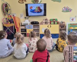 dzieci podczas obchodów światowego dnia zdrowia