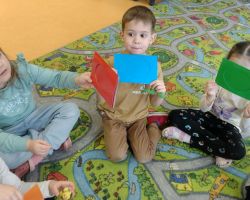 dzieci podczas zajęć matematycznych