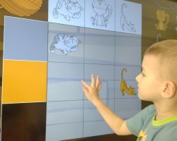 dzieci poczas obchodów dnia kota