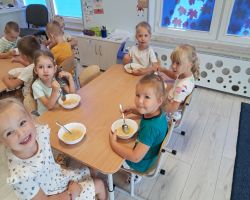 dzieci podczas aktywności we wrześniu