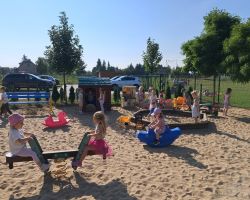 dzieci podczas aktywności we wrześniu