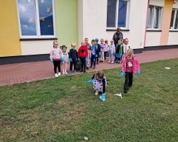 dzieci podczas aktywności we wrześniu