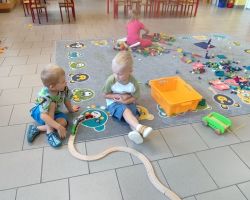 dzieci podczas róznych aktywności