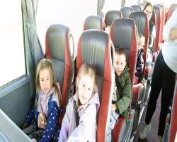 dzieci podczas warsztatów w skłudzewie