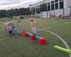 dzieci podczas obchodów Narodowego Dnia Sportu