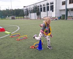 dzieci podczas obchodów Narodowego Dnia Sportu