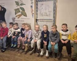 dzieci podczas wycieczki do muzeum piernika