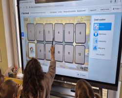 dzieci podczas zajęć dydaktycznych poznają prawa dziecka