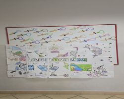 Dzieci bawią się podczas zabaw andrzejkowych w przedszkolu – wróżby, tańce i wspólna zabawa