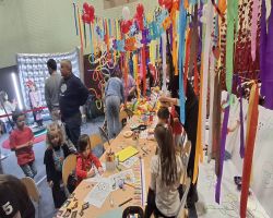 dzieci i kadra podczas WOŚP