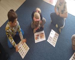 Dzieci w przystępny i ciekawy sposób poznawały świat pieniędzy