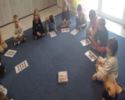 Dzieci w przystępny i ciekawy sposób poznawały świat pieniędzy