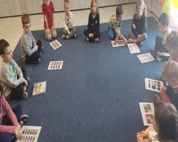 Dzieci w przystępny i ciekawy sposób poznawały świat pieniędzy