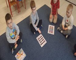 Dzieci w przystępny i ciekawy sposób poznawały świat pieniędzy